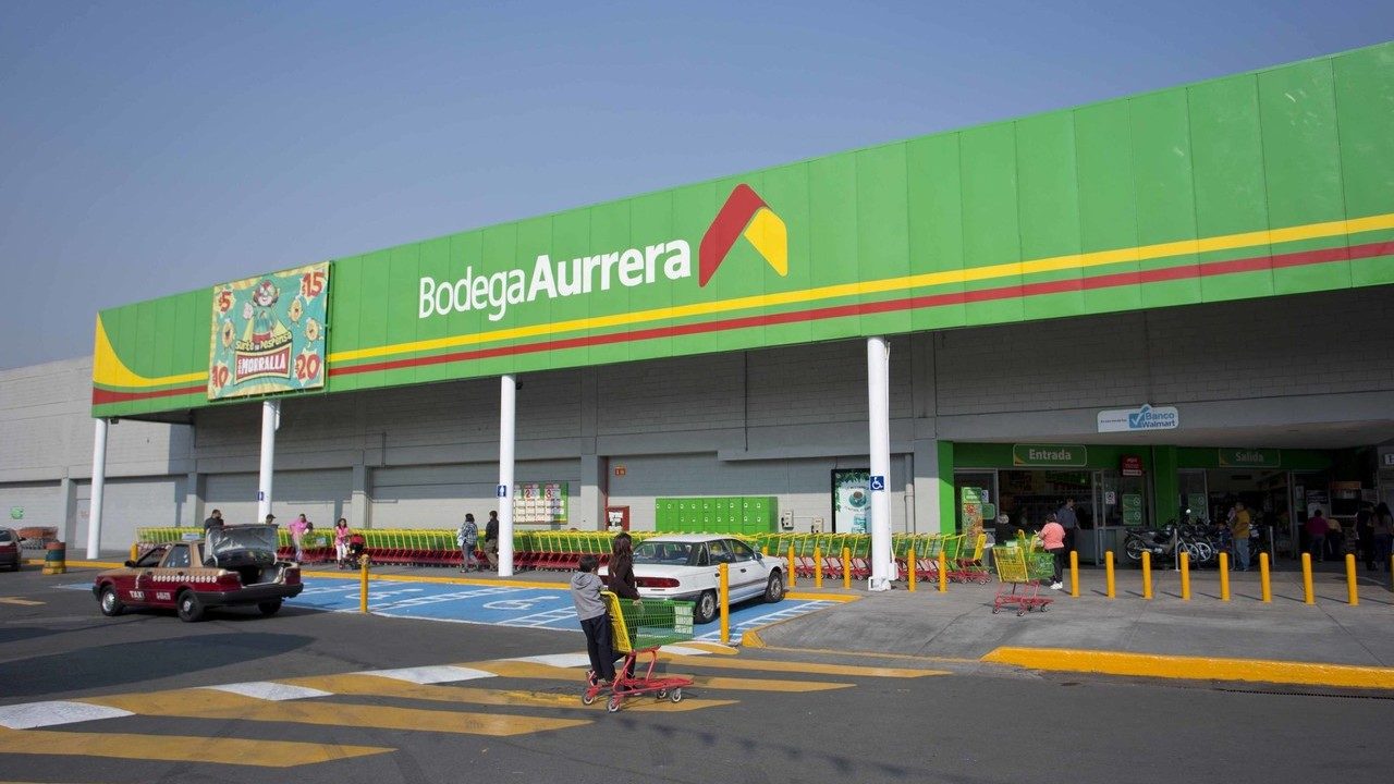 Use group messaging software to manage Telegram contacts and efficiently handle new contacts.